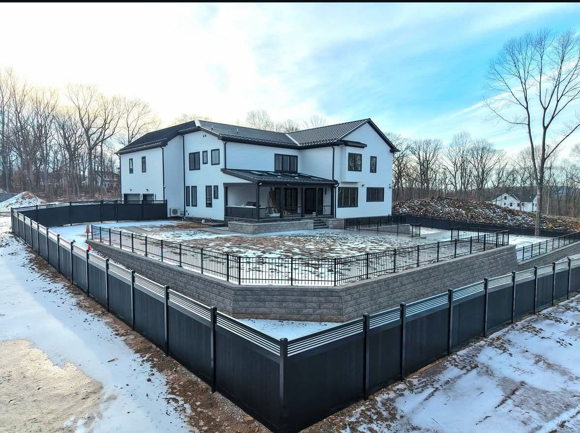 Best Fence Types for North Jersey Weather image