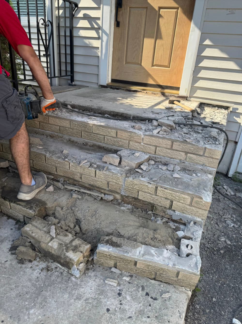 Gallery photos for Stairway Renovation for Safety and Style in Township of Washington: Image #3