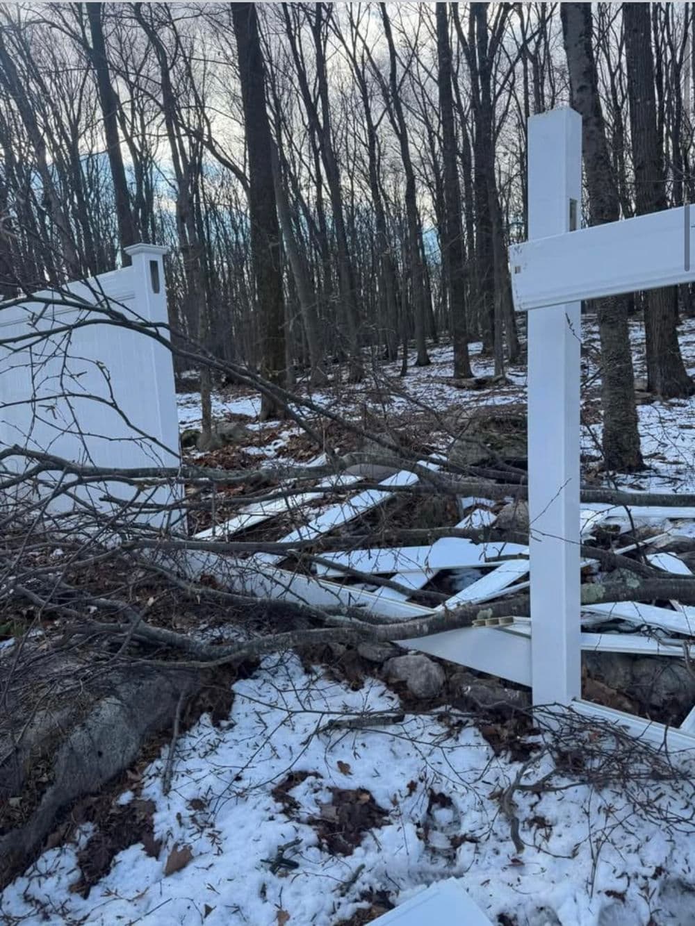 Gallery photos for Vinyl Fence Repair After Fallen Tree Branch in Bloomfield NJ: Image #3