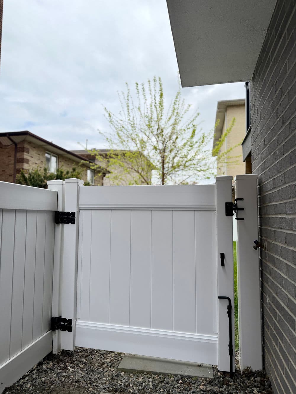 Gallery photos for Vinyl Gate Installation in Palisades Park NJ: Image #1