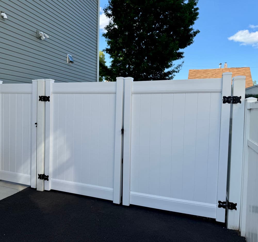 Gallery photos for Full Privacy Vinyl Fence Install in Lodi NJ: Image #6
