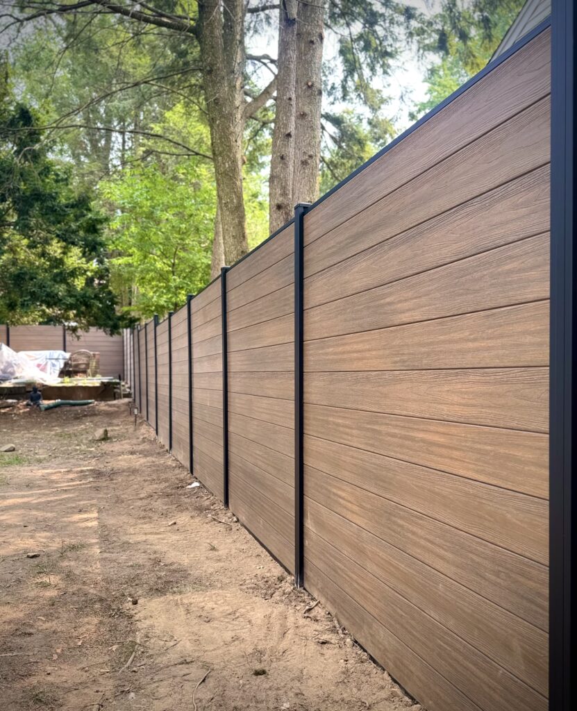 Composite Fence with Aluminium posts